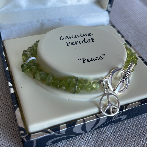 New Sterling Silver and Genuine Peridot “Peace” Bracelet - Picture 3 of 4
